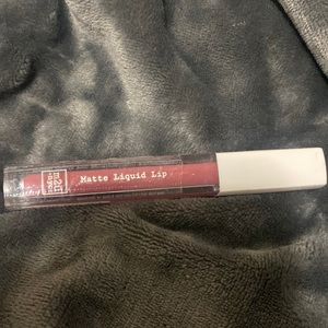Matte liquid lip